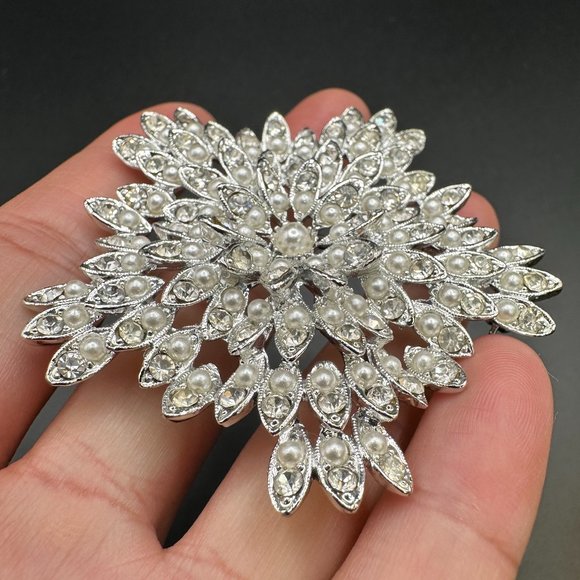 Snowflake Star Classics Collection Silvertone and iridescent rhinestone Brooch - Picture 2 of 11